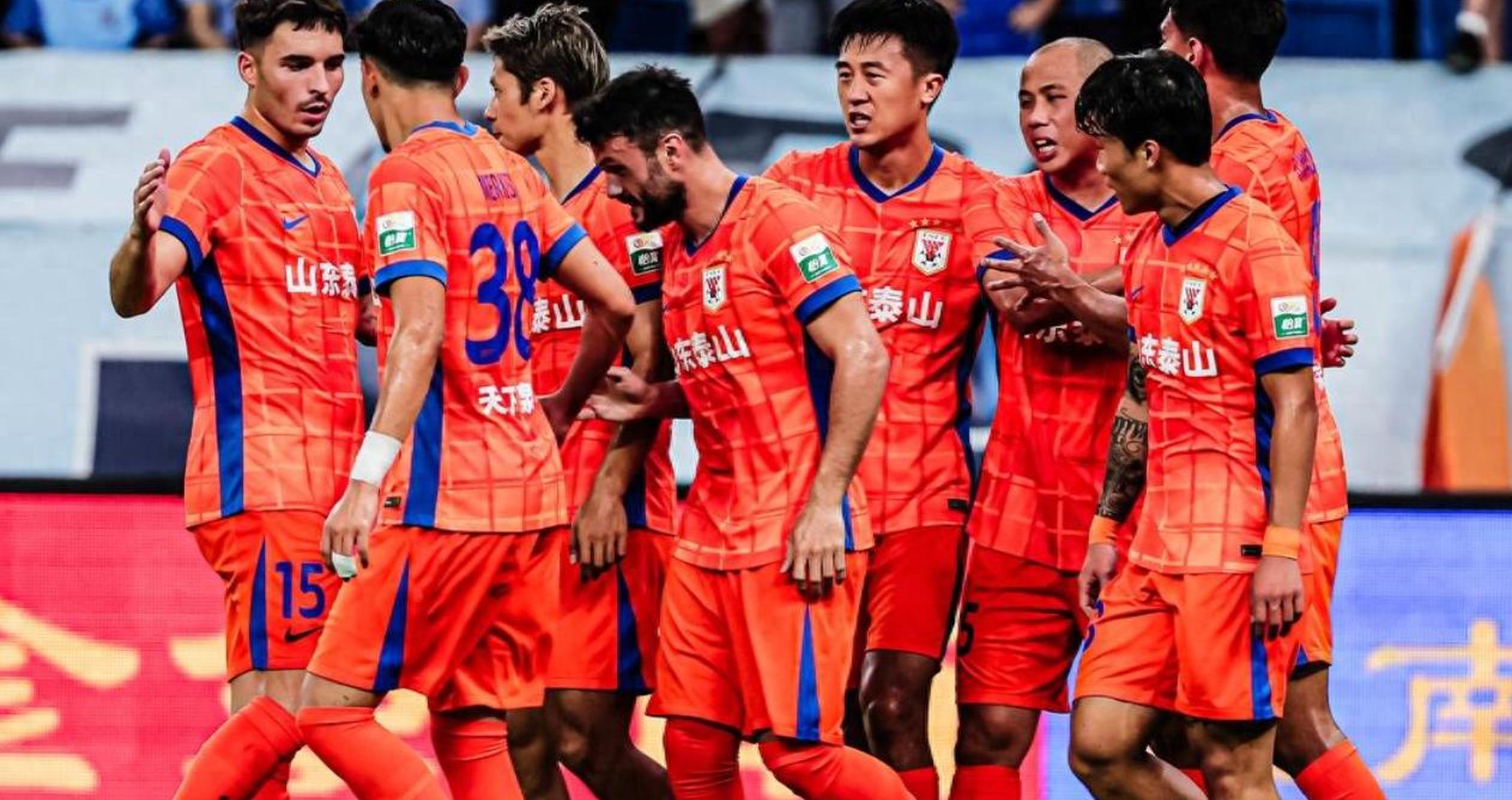 集结日突围战来临，新疆广汇围绕德甲强势反弹，媒体盛赞，赛程密集仍需轮换 