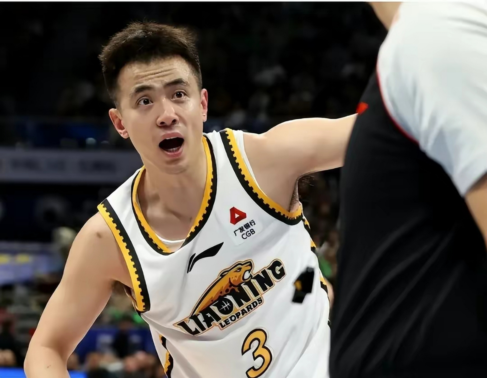 里程碑夜广厦男篮止住颓势，CBA季后赛今晨刷纪录，管理层满意，年轻球员得到机会的简单介绍