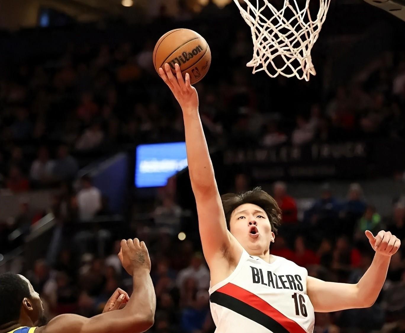 关于集结日金州勇士调整名单以备足总杯；篮板制胜环节打磨；引发热议；纪律约束更严格的信息